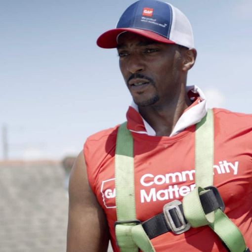Anthony Mackie partnered with GAF to redo 500 roofs in New Orleans Community.