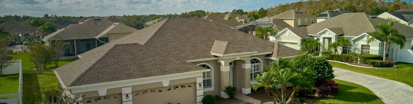 beauty shot of a home with Timberline HDZ roofing shingles