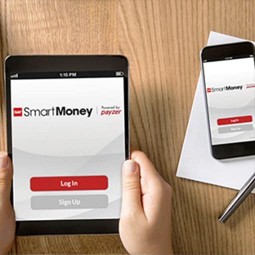 Tablette ouverte sur GAF SmartMoney, un outil de paiement des entrepreneurs en ligne