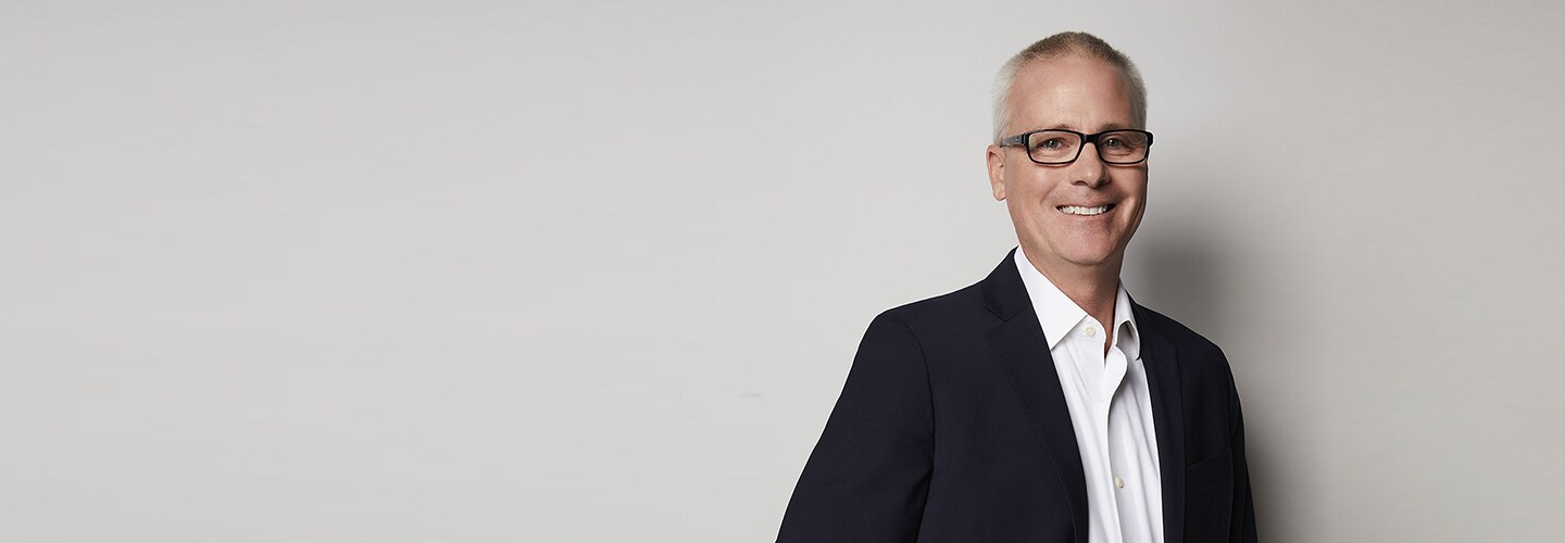 Headshot of Pete Vollmar, SVP of Sales Operations of GAF.